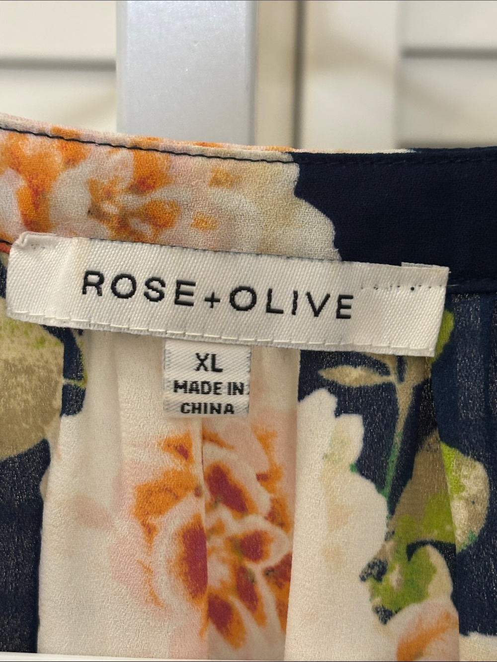 Rose & Olive Navy Floral Long-Sleeve Blouse XL - Picture 2 of 13